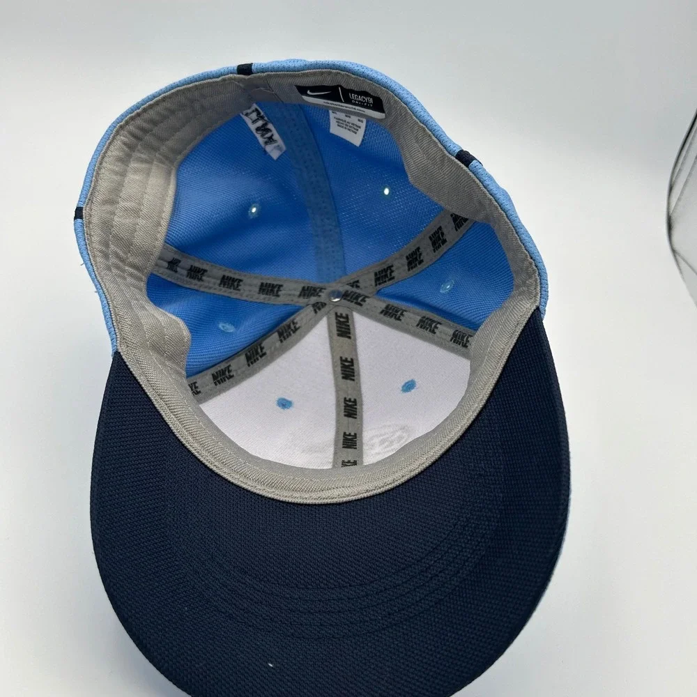 Nike good hats moisture
